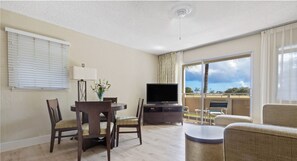 50-inch LED TV with digital channels -  Plantation Suites Hotel (Kapaa)