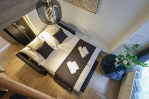 1 slaapkamer, een strijkplank/strijkijzer, gratis wifi, beddengoed