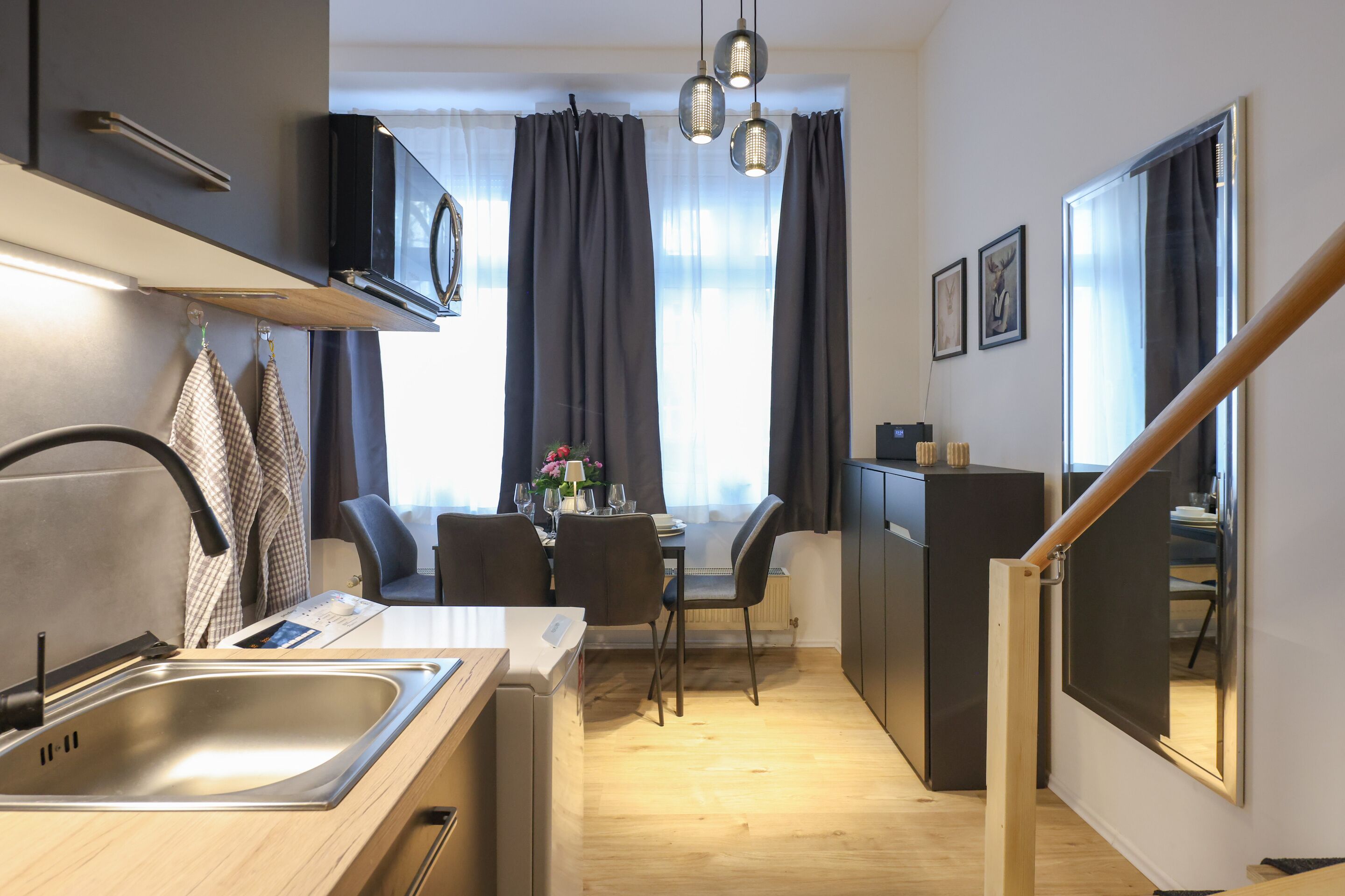 Coffee/tea maker, fridge, microwave, oven