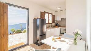 Fridge, oven, stovetop, dishwasher - Atalaya Málaga by Ruralidays (Málaga)