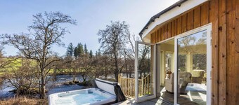 Luxury Riverside Lodge with Hot Tub (Sleeps 6)