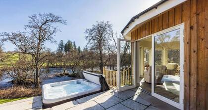 Luxury Riverside Lodge with Hot Tub (Sleeps 6)