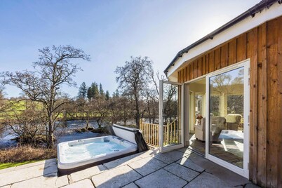 Luxury Riverside Lodge with Hot Tub (Sleeps 6)