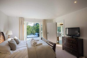 Unclassified image, 2 of 23, button