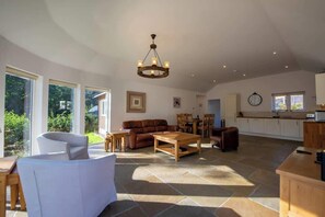 Unclassified image, 5 of 23, button