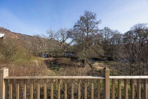 Property grounds - Ghillie's Cottage on the River Lochay (Killin)