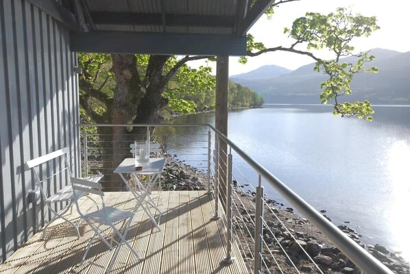 Outdoor dining - Dipper Boathouse Secluded Over-Water Retreat (Acharn)