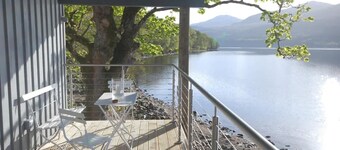 Dipper Boathouse Secluded Over-Water Retreat
