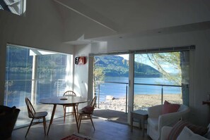 Dining - Dipper Boathouse Secluded Over-Water Retreat (Acharn)