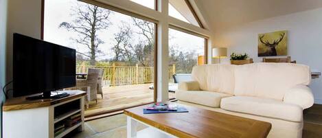 Tv, stereoanlæg, kontorer