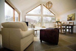 Televisión, estéreo y oficina 