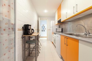 Private kitchen - Araganzuela 4B Apartment (Madr)