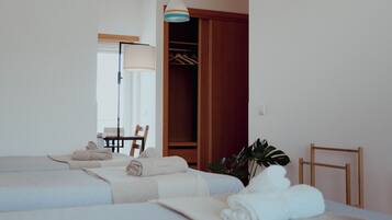 4 bedrooms, free WiFi, bed sheets