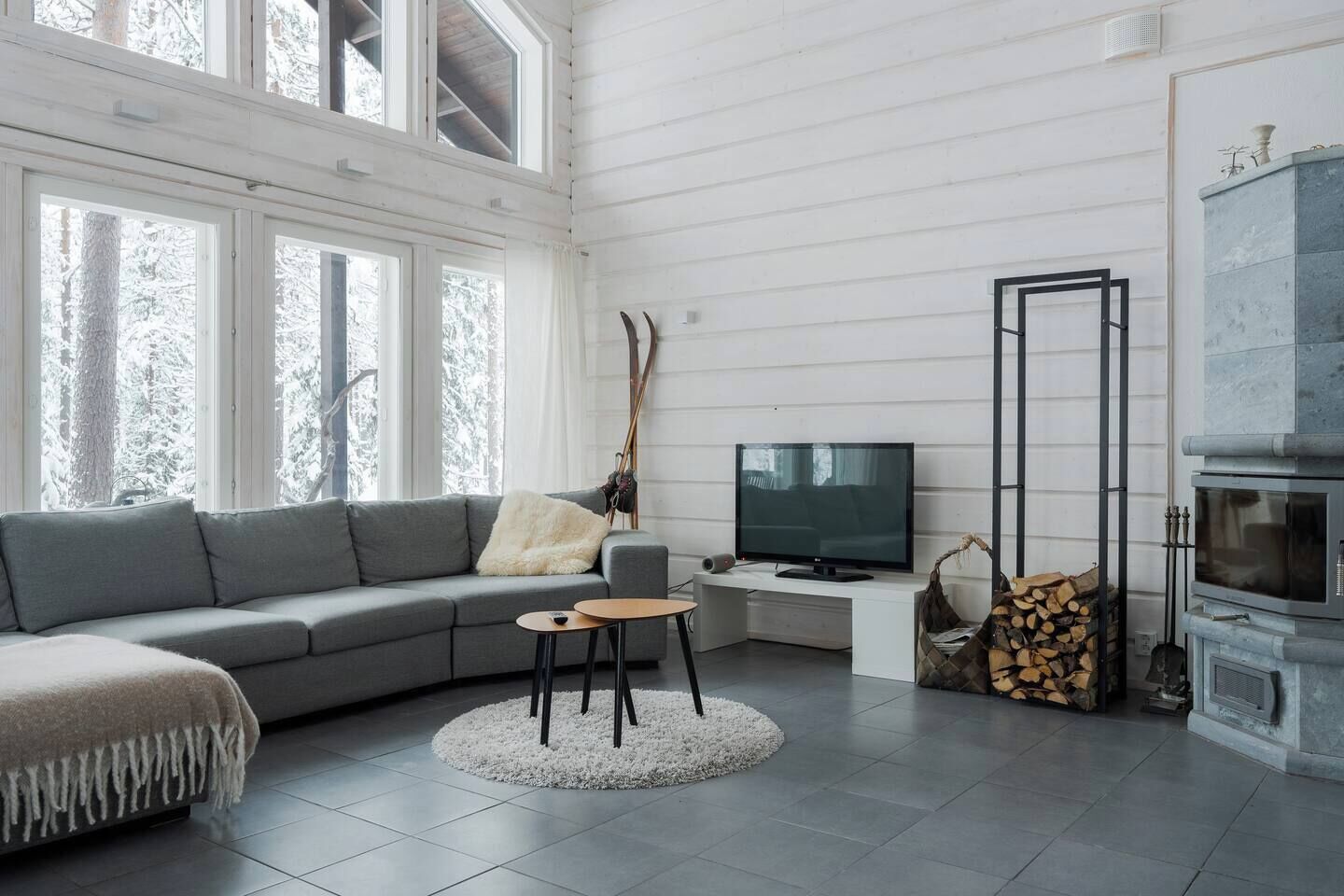 Télévision, cheminée