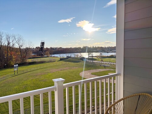2-bedroom pied de terre in PVD's Fox Point