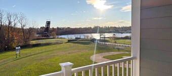 2-bedroom pied de terre in PVD's Fox Point