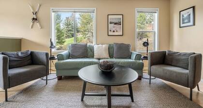 The Olivewood | Two Full Suites | Fire Pit | Yard