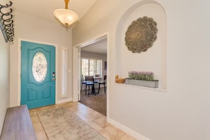 Interior - Stay & Play in North Scottsdale (Scottsdale)