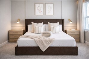 Basic Villa - Luxury 5BR Home w/ Pool, Cinema & Game Room (Clermont)