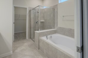 Basic Villa | Bathroom - Luxury 5BR Home w/ Pool, Cinema & Game Room (Clermont)