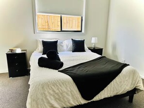 Ferros/tábuas de passar roupa, Wi-Fi, roupa de cama