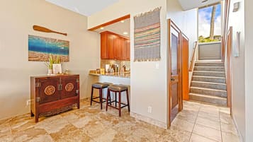 Condo (4 Bedrooms) | Property entrance