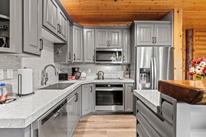 コンドミニアム (4 Bedrooms) | 専用キッチン | 電子レンジ、オーブン、食器洗い機、コーヒー / ティーメーカー