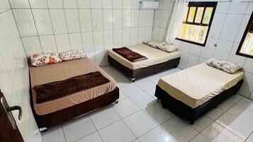 Premium-Ferienhaus, Poolzugang, Poolblick | 4 Schlafzimmer, hochwertige Bettwaren, individuell dekoriert