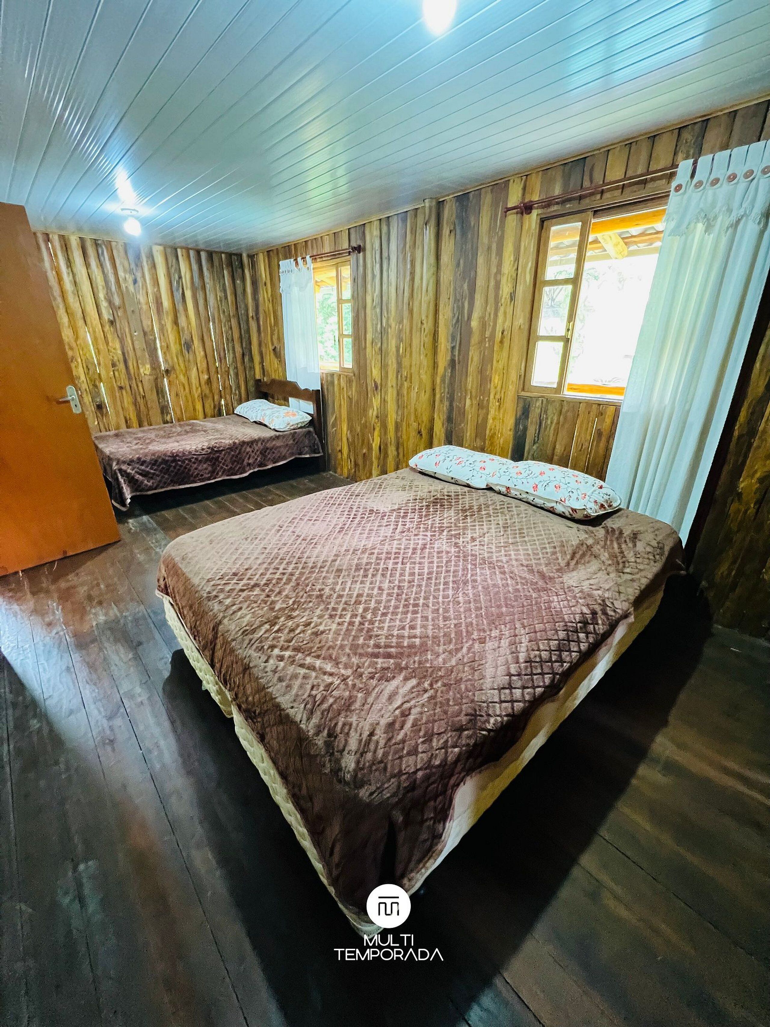 尊荣村舍, 使用泳池, 泳池景观 | 4 多间卧室、高档床上用品、特色装修、特色家居