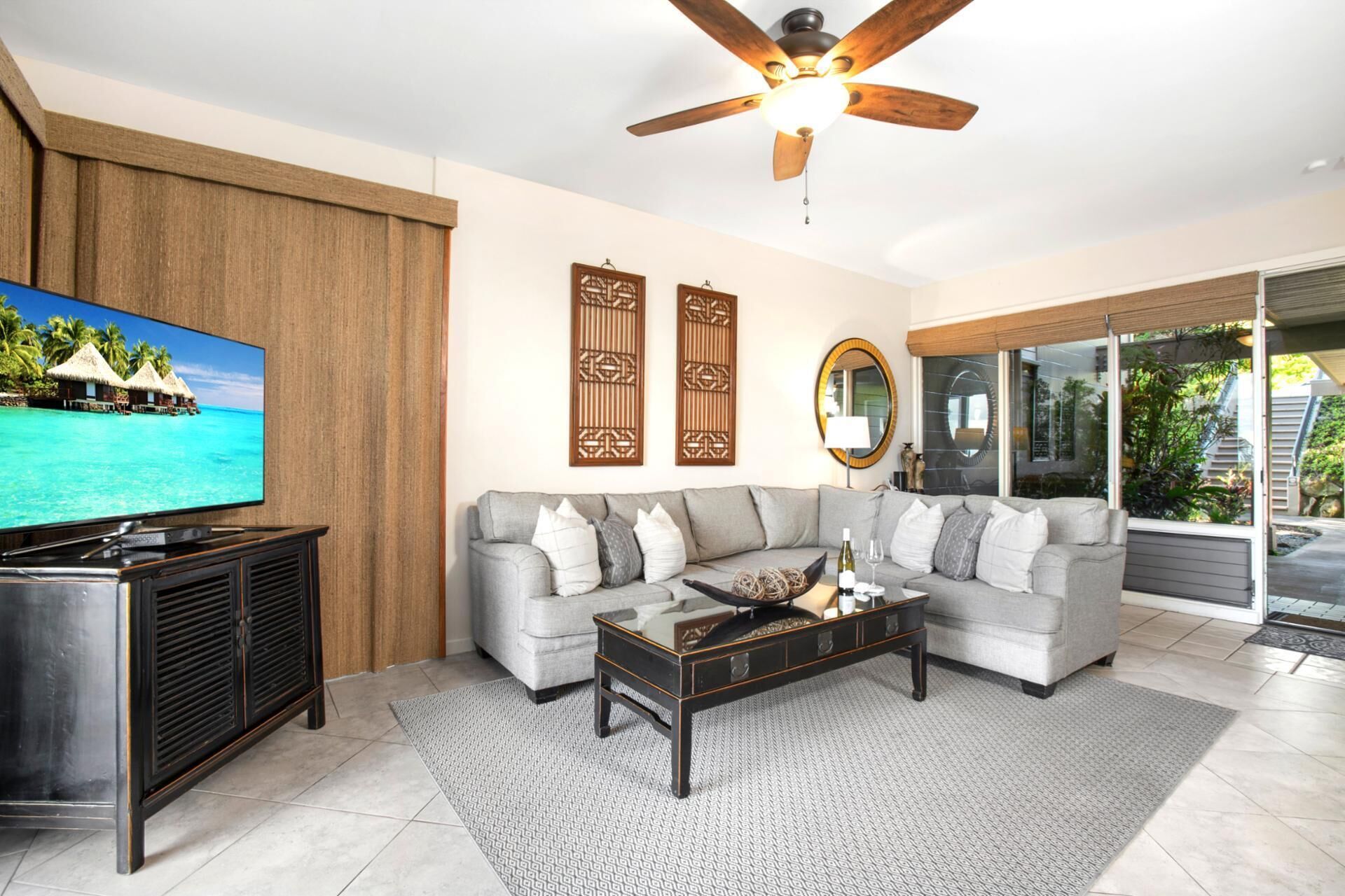 Condo (2 Bedrooms) | Living room | TV