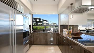 Lägenhet (3 Bedrooms) | Eget kök