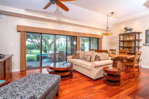 TV - Kapalua Golf Villas 3 Free Cars KBM Resorts Large Bedrooms 3 Units, 6 Bedrooms Ml-2225 (Kapalua)