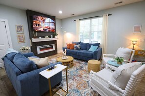 TV, offices - Sleeps 10 - Private Pool - Close to Folly & Kiawah (Johns Island)