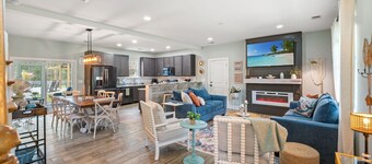 Sleeps 10 - Private Pool - Close to Folly & Kiawah