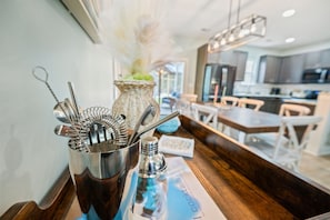 Dining - Sleeps 10 - Private Pool - Close to Folly & Kiawah (Johns Island)