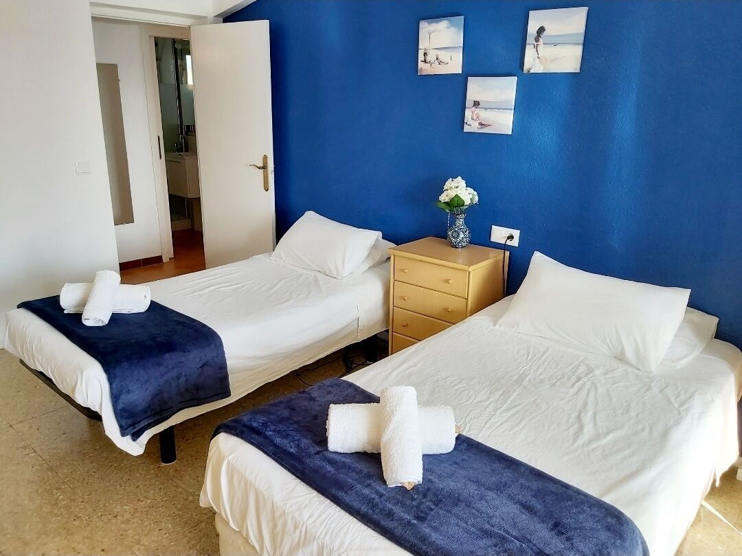 2 chambres, fer et planche à repasser, Wi-Fi gratuit, draps fournis