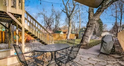 Old Town Putting Green - King bed comfort