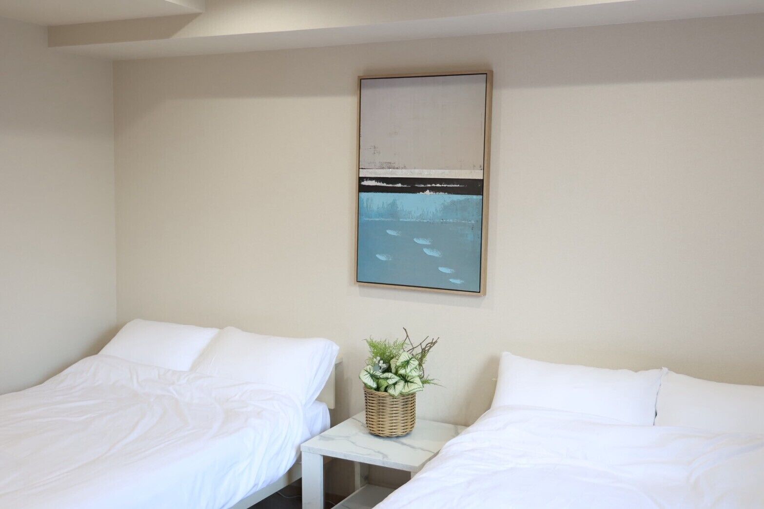 Family Studio | Blackout drapes, soundproofing, iron/ironing board, free WiFi