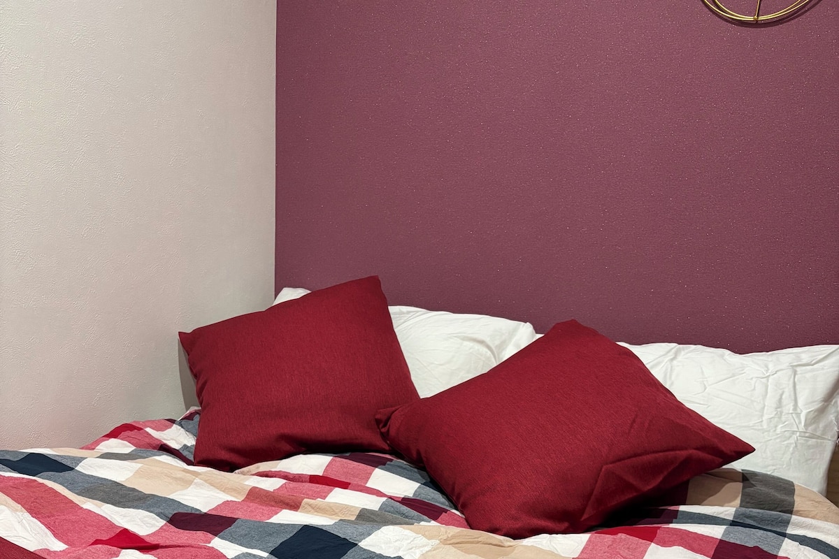 Basic Single Room (3) | Blackout drapes, soundproofing, iron/ironing board, free WiFi