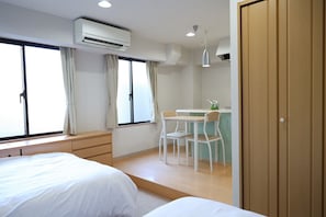 Family Studio | Blackout drapes, soundproofing, iron/ironing board, free WiFi - Hotel Leap (Osaka)
