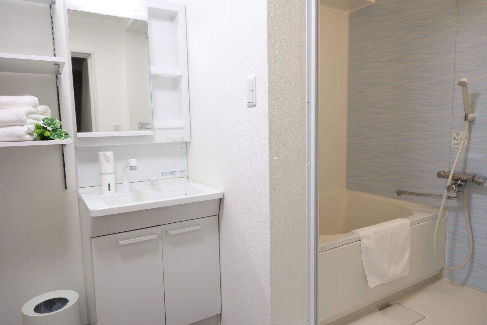 開放式套房, 露台, 城市景 | 遮光窗簾/窗簾、隔音、熨斗/熨衫板、免費 Wi-Fi