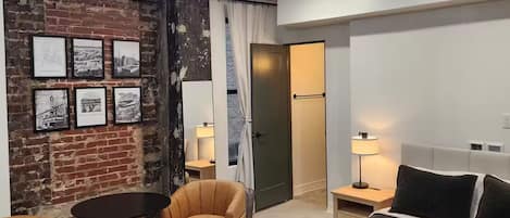 1 chambre, fer et planche Ă repasser, Wi-Fi gratuit, draps fournis