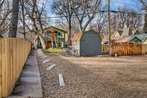 Exterior - Putting Green Flats Near Old Town | Dogs Welcome (Fort Collins)