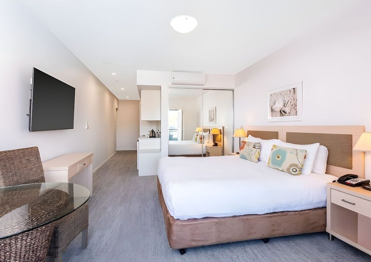 1 bedroom, iron/ironing board, internet