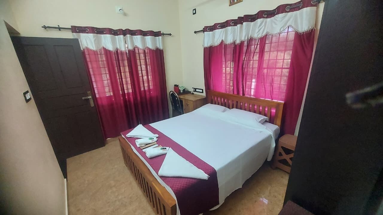 4 habitaciones, tabla de planchar con plancha, wifi y ropa de cama 