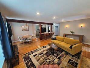 Smart TV - Cozy 3-bedroom house located in charming Mobridge (Mobridge)