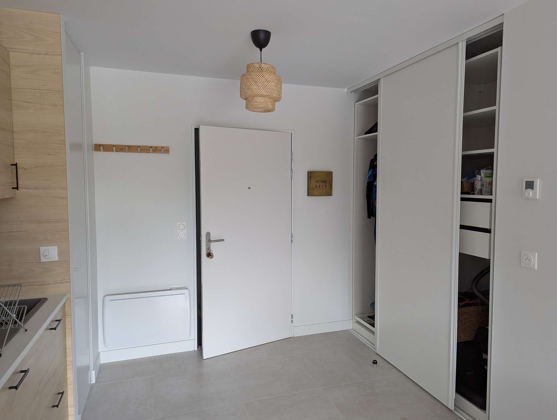 المنشأة من الداخل