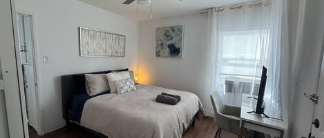 Iron/ironing board, internet, bed sheets