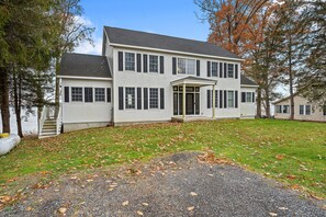 Exterior - Luxury Oneida Lakefront / Pet Friendly (Clevland)