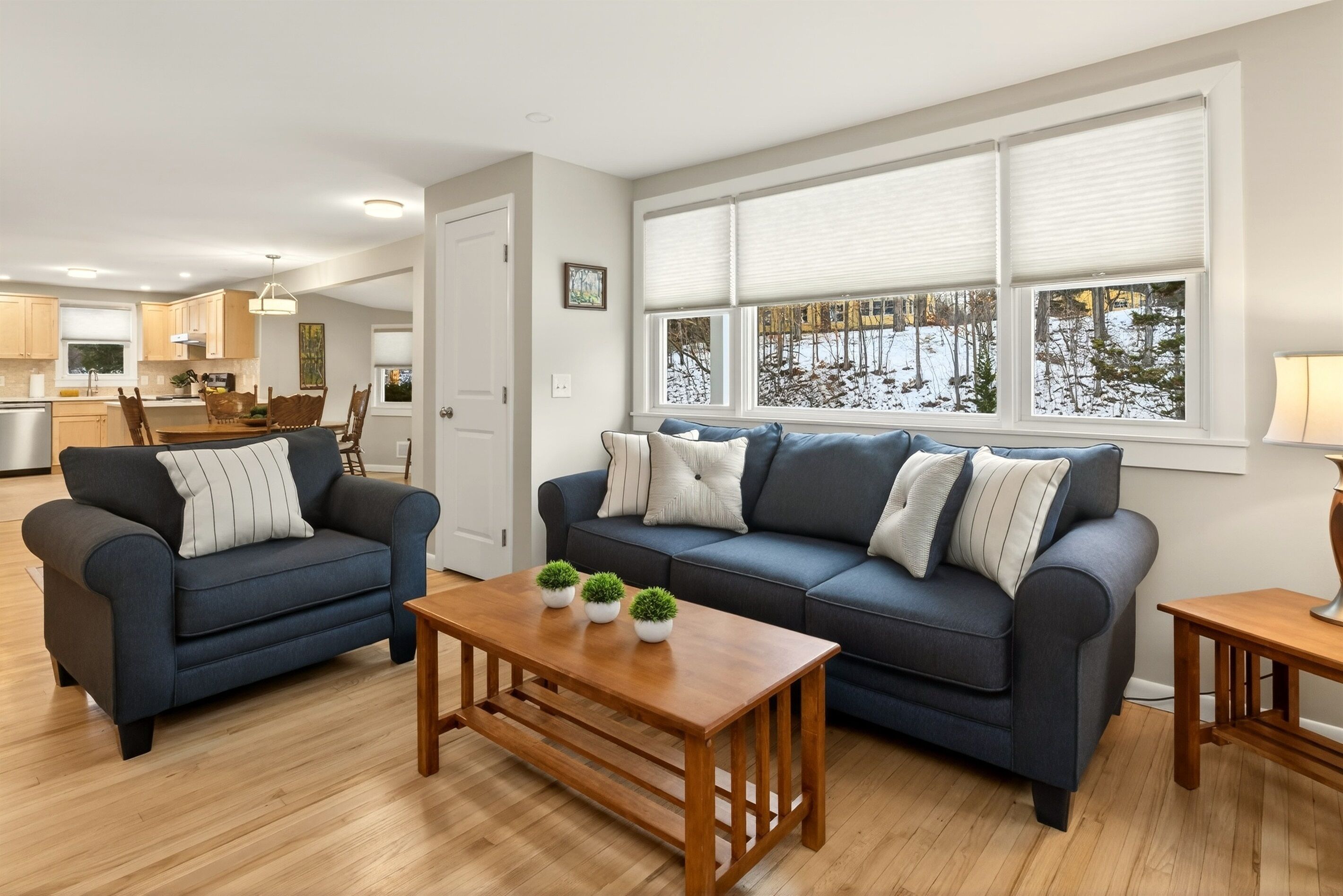 Smart TV, fireplace, table football